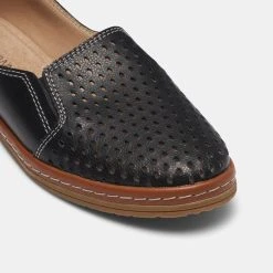 Savannah Rachel Slip On With Cut Out Black