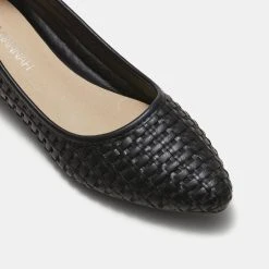 Savannah Scarlete Pointed Toe Woven Ballet Black 7 -Savannah Shop 629503 C 0001 00 7