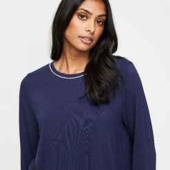 Sash & Rose Bamboo Curved Hem Long Sleeve Tee Navy -Savannah Shop 636696 C 0410 00 2