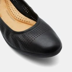 Clarks Collections Women's Jenette Ease Elastic Slip On Black