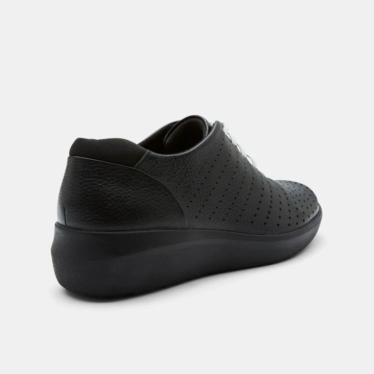 Clarks Collections Women's Kayleigh Aster Lace Up Sneaker Black 4 Clarks Collections Women's Kayleigh Aster Lace Up Sneaker Black - Image 2