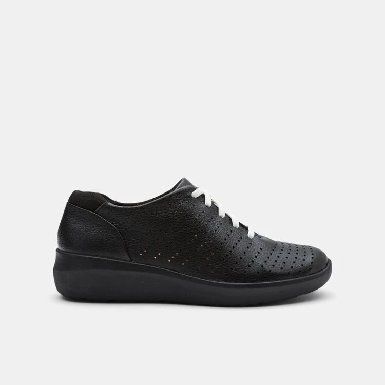 Clarks Collections Women's Kayleigh Aster Lace Up Sneaker Black 6 Clarks Collections Women's Kayleigh Aster Lace Up Sneaker Black - Image 4