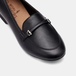 Natural Comfort Women's Almond Toe Hardware Loafer Black